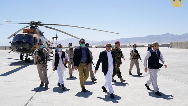 Tổng thống Afghanistan Ashraf Ghani trong chuyến thăm căn cứ không quân Bagram - Sputnik Việt Nam