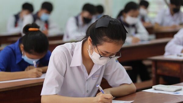 Kỳ thi Tốt nghiệp THPT năm 2021 tại Gia Lai kết thúc an toàn, nghiêm túc, đúng quy chế. - Sputnik Việt Nam