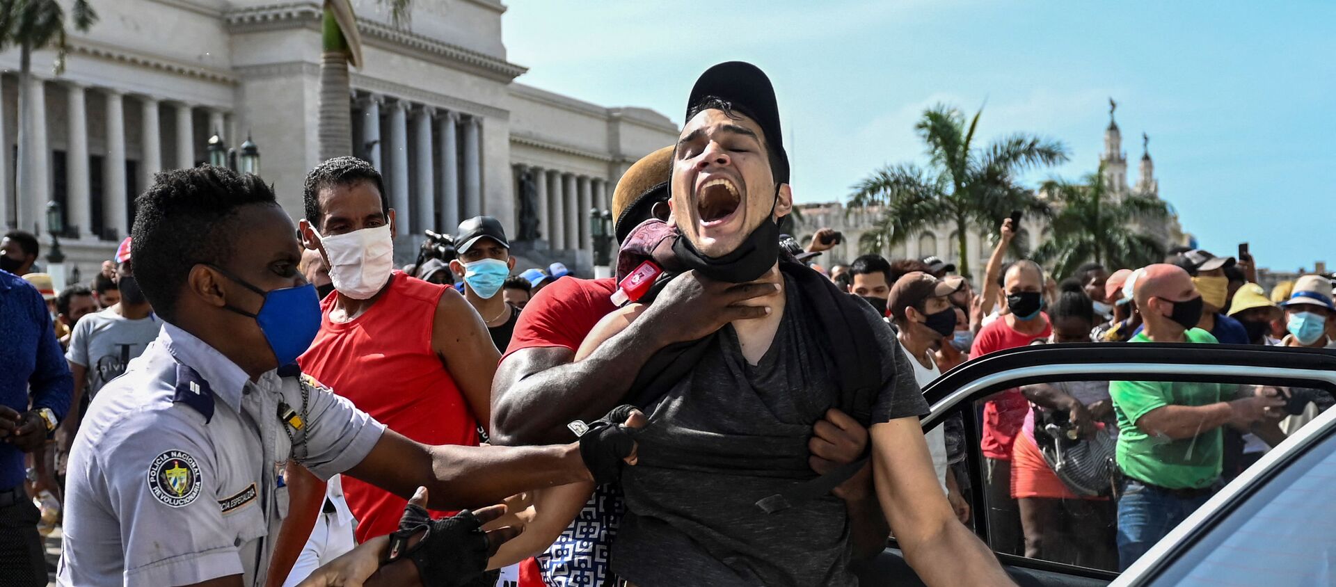 Bắt giữ người tham gia biểu tình chống chính phủ ở Havana, Cuba - Sputnik Việt Nam, 1920, 15.07.2021