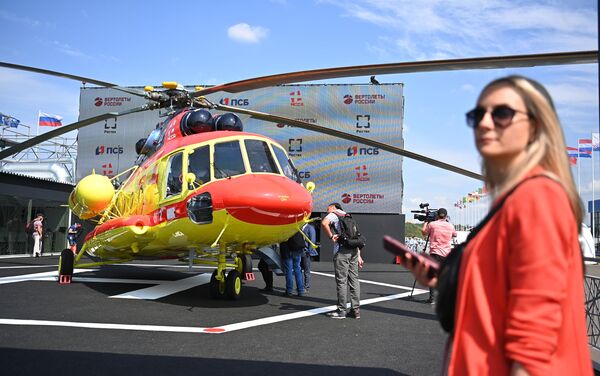 Trực thăng Mi-8AMTSh dành cho hàng không y tế tại MAKS-2021 - Sputnik Việt Nam