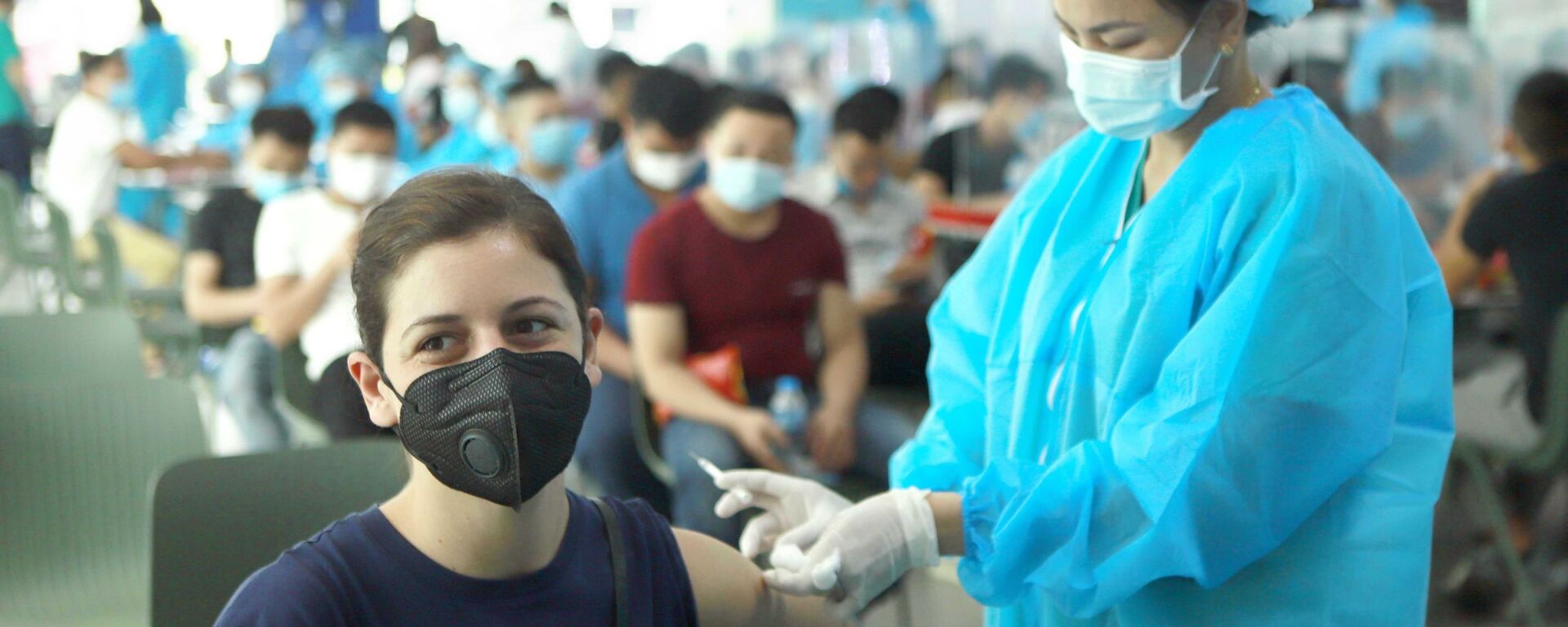 Vĩnh Phúc: 500 công nhân Công ty Piaggio Việt Nam được tiêm vaccine phòng COVID-19 - Sputnik Việt Nam, 1920, 21.07.2021