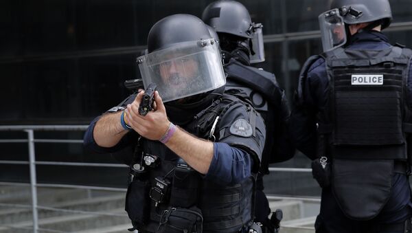 Cảnh sát Pháp ở Paris - Sputnik Việt Nam