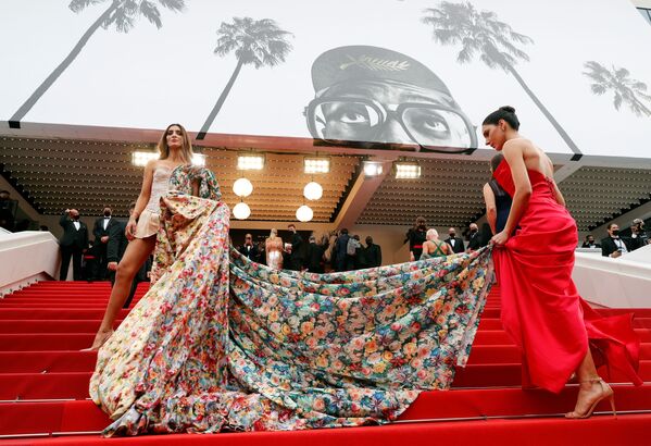 Amanda Ford và Barbara Vittorelli tại Liên hoan phim Cannes lần thứ 74, Pháp - Sputnik Việt Nam