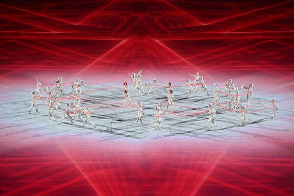 Các vũ công biểu diễn trong lễ khai mạc Thế vận hội Olympic 2020 ở Tokyo - Sputnik Việt Nam