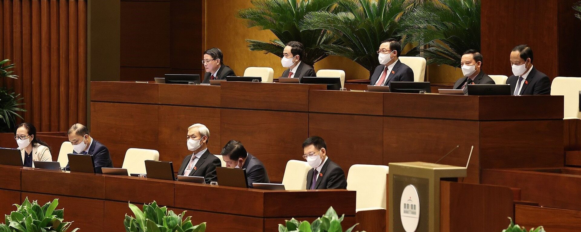 Chủ tịch Quốc hội Vương Đình Huệ và các Phó Chủ tịch điều hành phiên thảo luận - Sputnik Việt Nam, 1920, 25.07.2021
