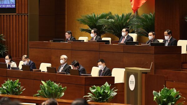 Chủ tịch Quốc hội Vương Đình Huệ và các Phó Chủ tịch điều hành phiên thảo luận - Sputnik Việt Nam