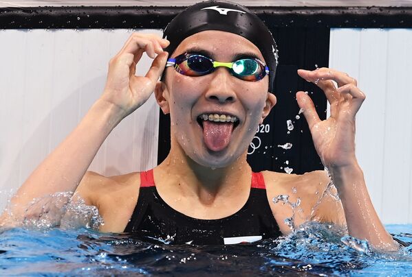 Vận động viên bơi lội Nhật Bản Yui Ohashi sau khi kết thúc lượt bơi cuối cùng tại Thế vận hội Olympic ở Tokyo - Sputnik Việt Nam