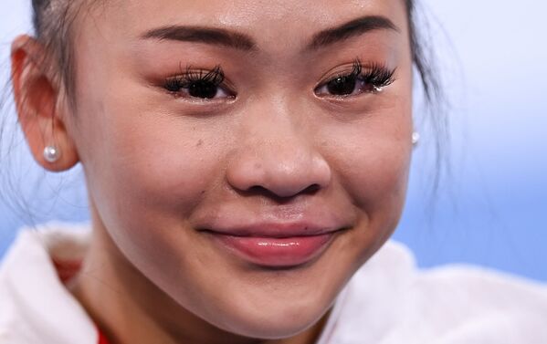 Vận động viên thể dục Sunisa Lee tại lễ trao giải tại Thế vận hội Olympic ở Tokyo - Sputnik Việt Nam