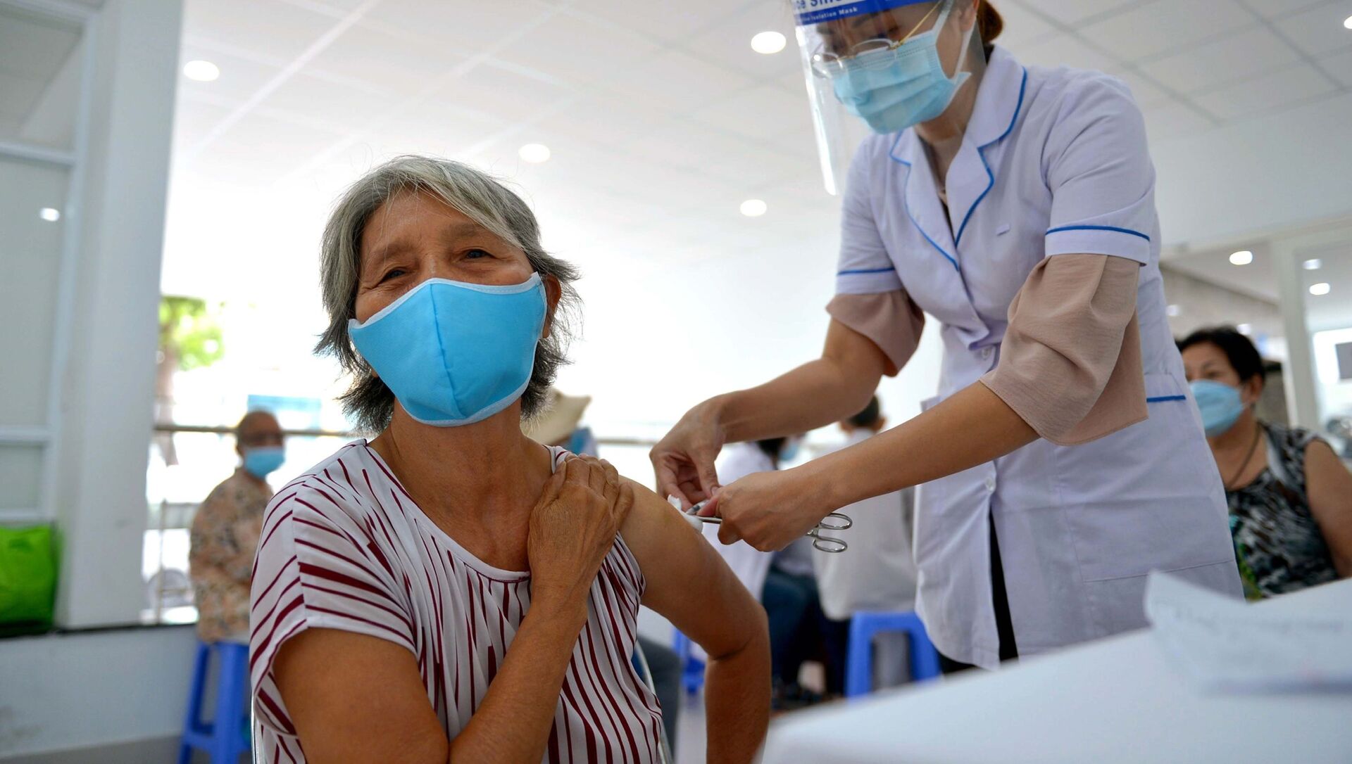 TP. Hồ Chí Minh: Nỗ lực đưa vaccine đến người nghèo, cao tuổi, diện chính sách - Sputnik Việt Nam, 1920, 02.08.2021