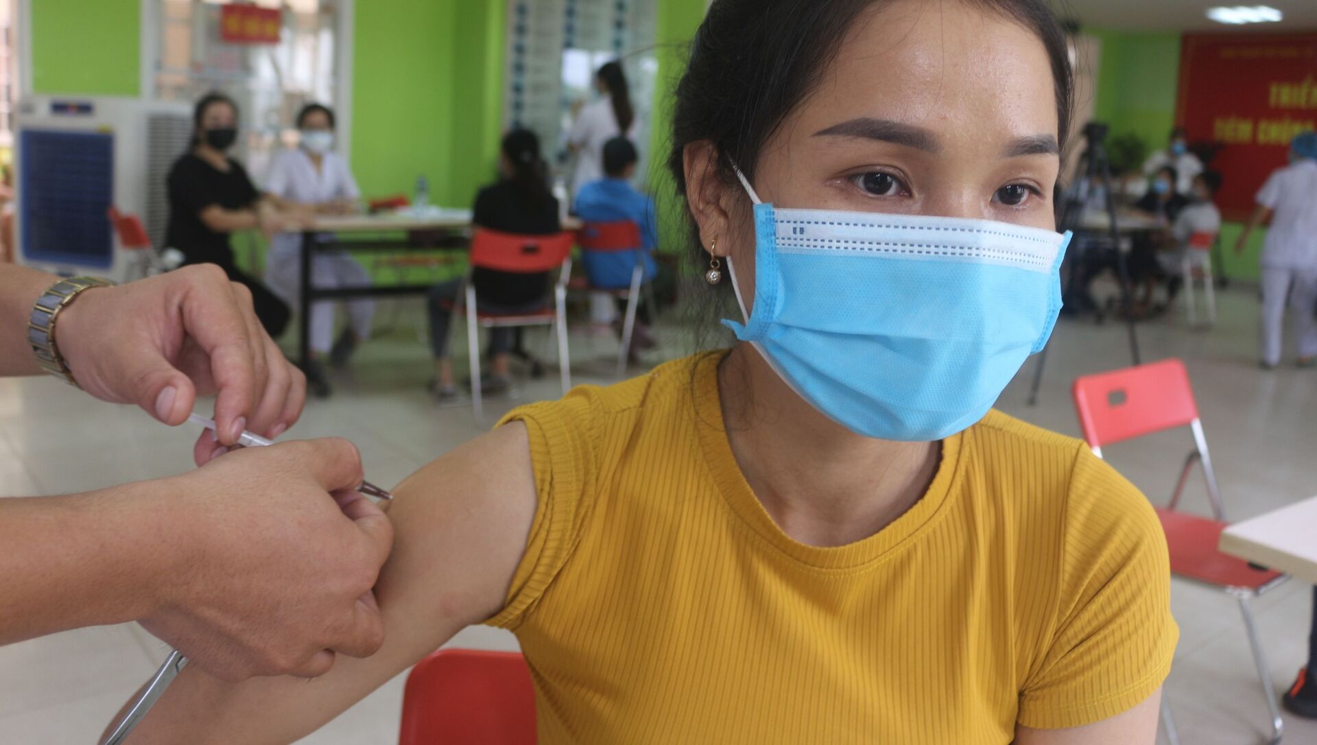 Cư dân các xã, phường biên giới của thành phố Móng được tiêm vaccine phòng COVID-19 mũi 2. - Sputnik Việt Nam, 1920, 05.08.2021