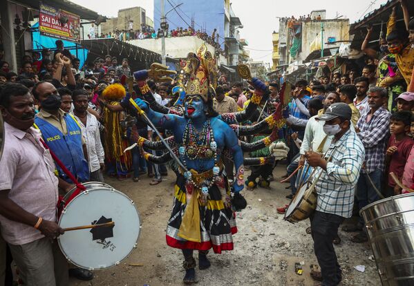 Lễ hội Bonalu ở Hyderabad, Ấn Độ - Sputnik Việt Nam