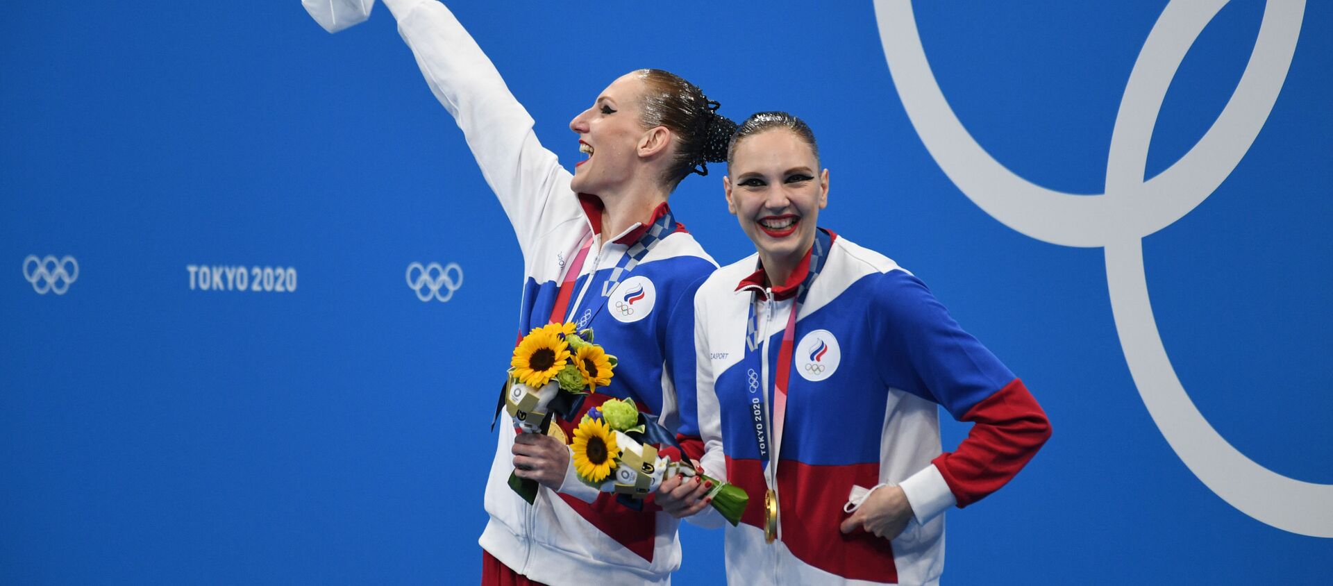 Nữ VĐV bơi nghệ thuật Svetlana Romashina và Sveltana Kolesnichenko giành huy chương vàng tại Olympic Tokyo - Sputnik Việt Nam, 1920, 07.08.2021