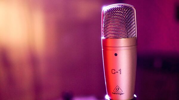 Microphone để hát karaoke - Sputnik Việt Nam