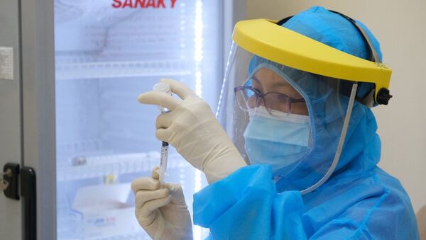 Vaccine được tiêm cho thai phụ tại Bệnh viện Hùng Vương là Pfizer và AstraZeneca. - Sputnik Việt Nam