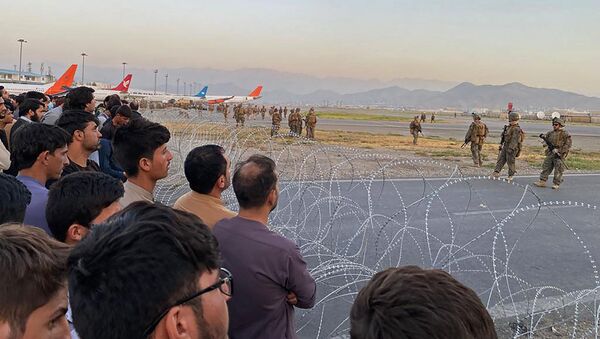 Lính Mỹ bảo vệ sân bay ở Kabul, Afghanistan - Sputnik Việt Nam