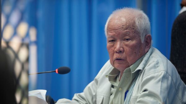 Cựu thủ lĩnh chế độ Khmer Đỏ Khieu Samphan tại phiên tòa - Sputnik Việt Nam