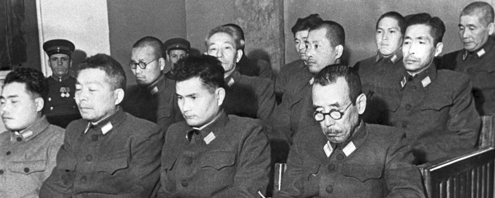 Các bị cáo tại phiên tòa xét xử vụ cựu quân nhân Nhật Bản bị cáo buộc chuẩn bị sử dụng vũ khí vi khuẩn. Khabarovsk, 1949 - Sputnik Việt Nam, 1920, 20.08.2021