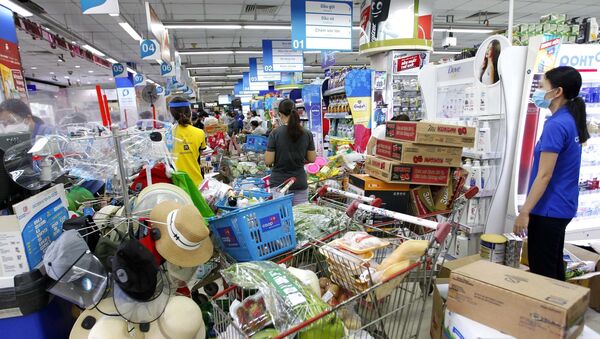 COVID-19: Người dân TP Hồ Chí Minh đổ xô đi mua hàng hóa, thực phẩm - Sputnik Việt Nam