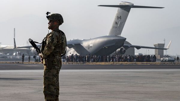 Quân nhân Mỹ tại sân bay Kabul. - Sputnik Việt Nam