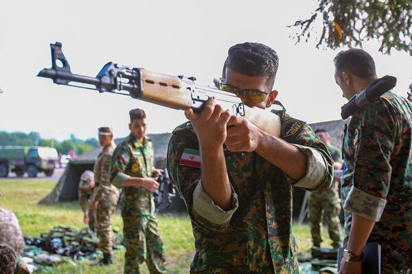 Những người  tham gia cuộc thi Người bảo vệ trật tự tại Army Games 2021, diễn ra ở  Serbia - Sputnik Việt Nam