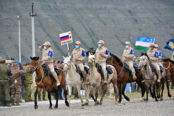 Thi đấu Marathon cưỡi ngựa tại Kyzyl trong khuôn khổ Hội thao quân sự quốc tế Army Games 2021 - Sputnik Việt Nam
