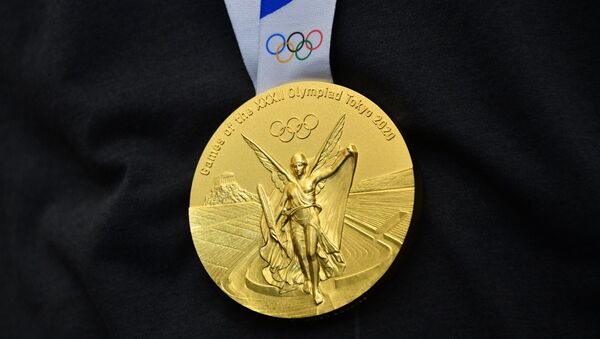 Huy chương vàng Thế vận hội Olympic tại Tokyo của vận động viên quần vợt người Nga Andrei Rublev - Sputnik Việt Nam