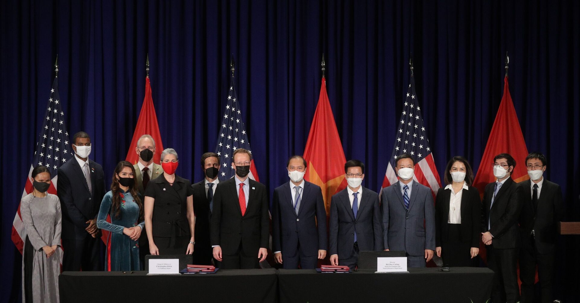 Phó Tổng thống Kamala Harris chứng kiến Lễ ký thỏa thuận thuê đất xây dựng trụ sở mới của Đại sứ quán Hoa Kỳ. - Sputnik Việt Nam, 1920, 05.10.2021