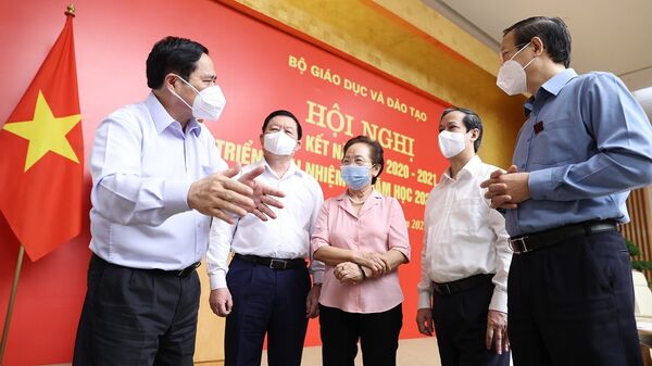 Thủ tướng Phạm Minh Chính với các đại biểu - Sputnik Việt Nam