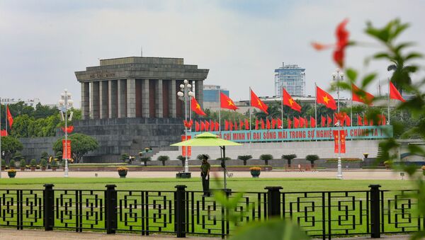 Lăng Chủ tịch Hồ Chí Minh trên Quảng trường Ba Đình trong ngày Quốc khánh. - Sputnik Việt Nam