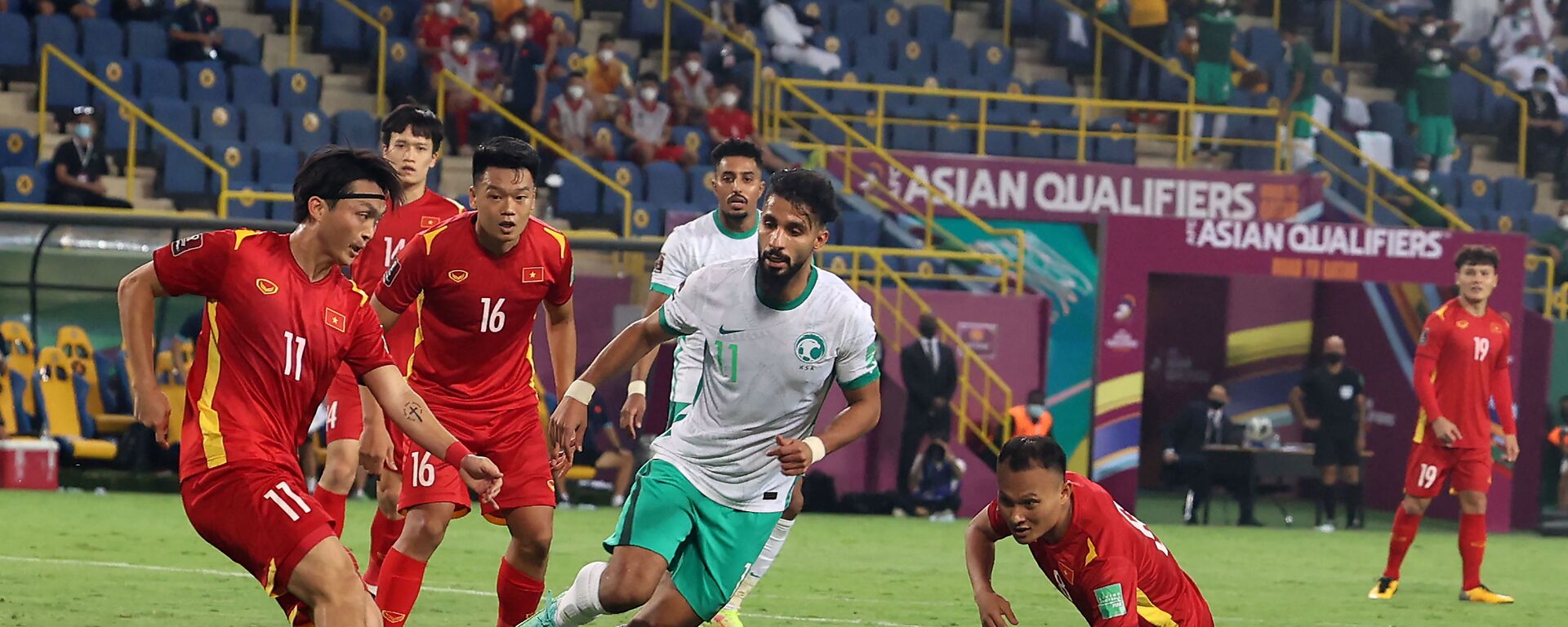Trận mở màn AFC Asian Qualifiers - Road to Qatar, vòng loại thứ ba World Cup 2022 khu vực châu Á. - Sputnik Việt Nam, 1920, 03.09.2021