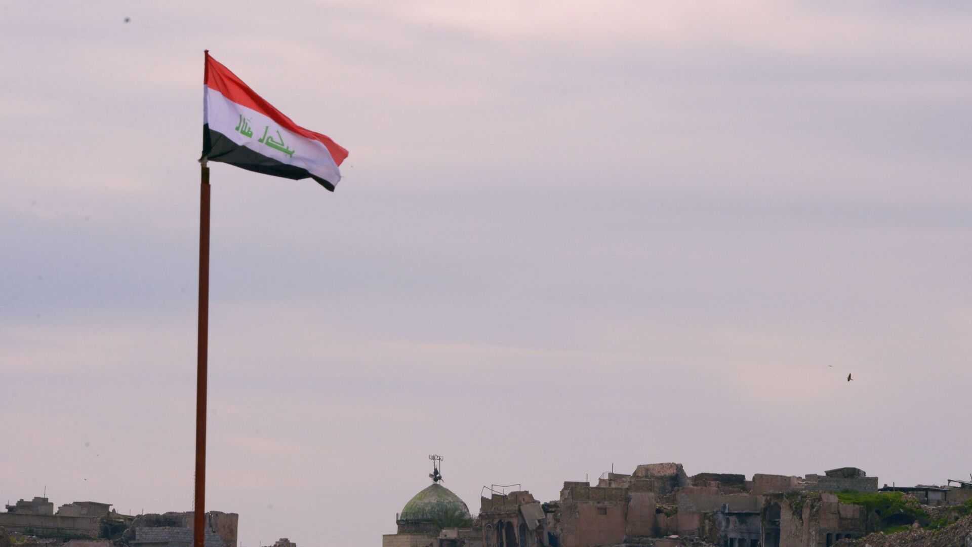 Lá cờ Iraq đại diện cho quốc gia này với lịch sử đa dạng và văn hóa phong phú. Hiện tại, Iraq đang phát triển mạnh mẽ và trở nên mở rộng hơn bao giờ hết. Lá cờ này còn thể hiện lòng tự hào và tình yêu đất nước của người dân nơi đây, cùng với sự đoàn kết và sức mạnh của tất cả. Hãy cùng khám phá và tìm hiểu hơn về đất nước này thông qua hình ảnh liên quan đến lá cờ Iraq nhé.