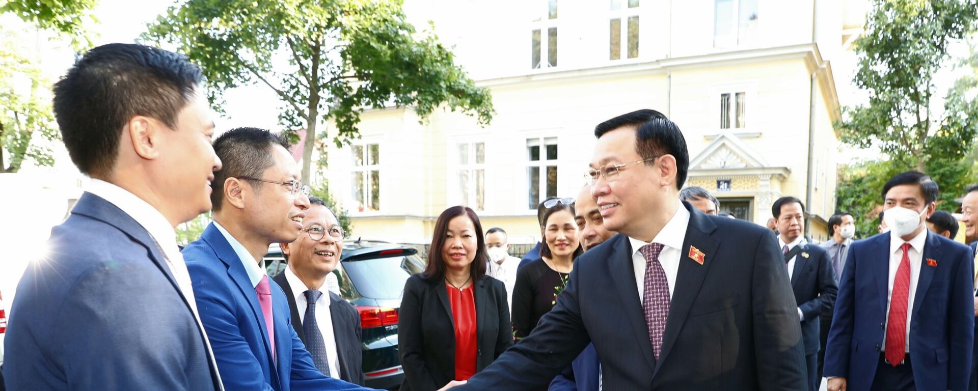 Chủ tịch Quốc hội Vương Đình Huệ thăm Đại sứ quán Việt Nam tại Áo - Sputnik Việt Nam, 1920, 06.09.2021