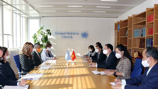 Chủ tịch Quốc hội Vương Đình Huệ gặp Giám đốc điều hành Văn phòng Liên hợp quốc tại Vienna - Sputnik Việt Nam