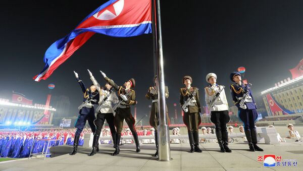 Сuộc duyệt binh của lực lượng dân quân và an ninh để  kỷ niệm 73 năm ngày thành lập Chính phủ nhân dân và Quốc khánh CHDCND Triều Tiên - Sputnik Việt Nam