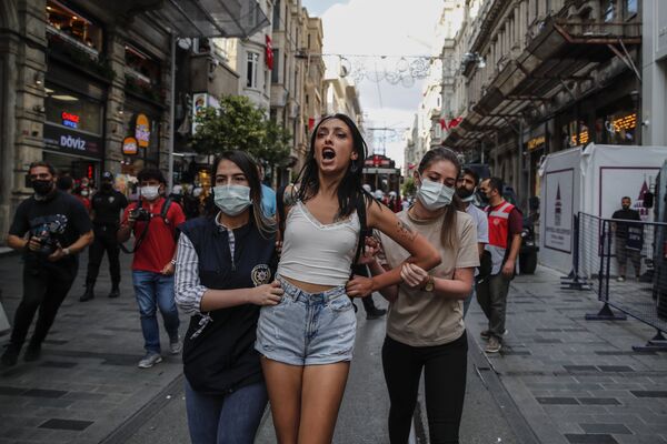 Bắt giữ trong cuộc biểu tình nhân Ngày hòa bình ở Istanbul - Sputnik Việt Nam