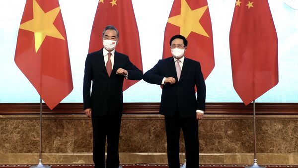 Phó Thủ tướng Chính phủ Phạm Bình Minh và Bộ trưởng Ngoại giao Trung Quốc Vương Nghị trong cuộc gặp tại Hà Nội, Việt Nam - Sputnik Việt Nam