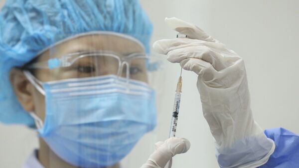 Vaccine phòng COVID-19 của hãng Pfizer được tiêm trong đợt này - Sputnik Việt Nam