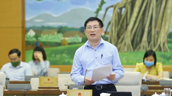 Bộ trưởng Bộ Tài chính Hồ Đức Phớc trình bày báo cáo. - Sputnik Việt Nam