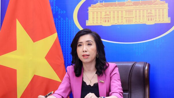Người phát ngôn Bộ Ngoại giao Lê Thị Thu Hằng chủ trì họp báo. - Sputnik Việt Nam