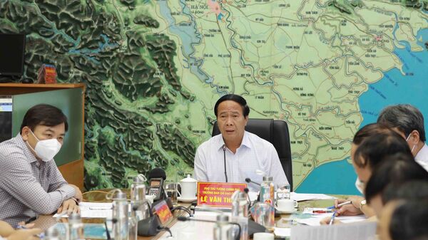 Phó Thủ tướng Lê Văn Thành chỉ đạo công tác ứng phó với bão số 6 - Sputnik Việt Nam