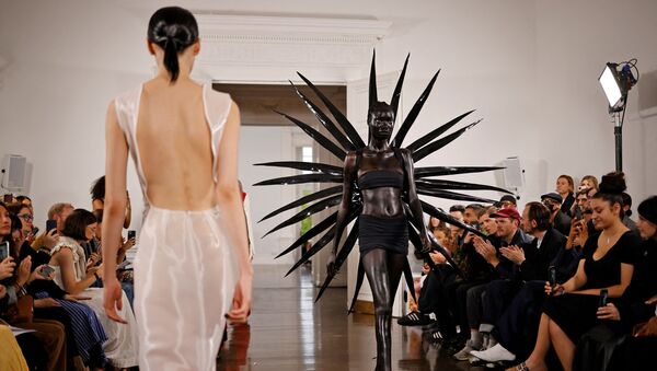 Trình diễn Fashion East trong khuôn khổ Tuần lễ thời trang London, Vương quốc Anh - Sputnik Việt Nam