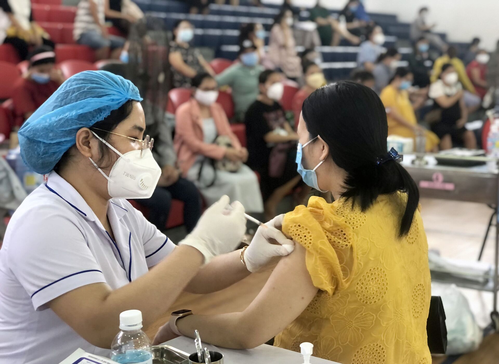 Tiêm vaccine phòng COVID-19 cho phụ nữ mang thai từ 13 tuần trở lên ở thành phố Quy Nhơn - Sputnik Việt Nam, 1920, 05.10.2021