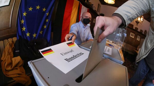 Bỏ phiếu trong cuộc bầu cử quốc hội ở Berlin, Đức - Sputnik Việt Nam
