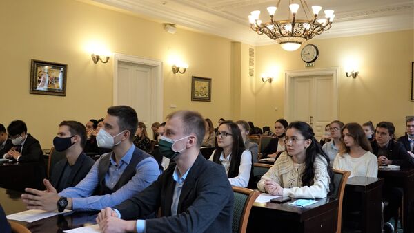 Sinh viên Nga học tiếng Việt tại sự kiện  - Sputnik Việt Nam