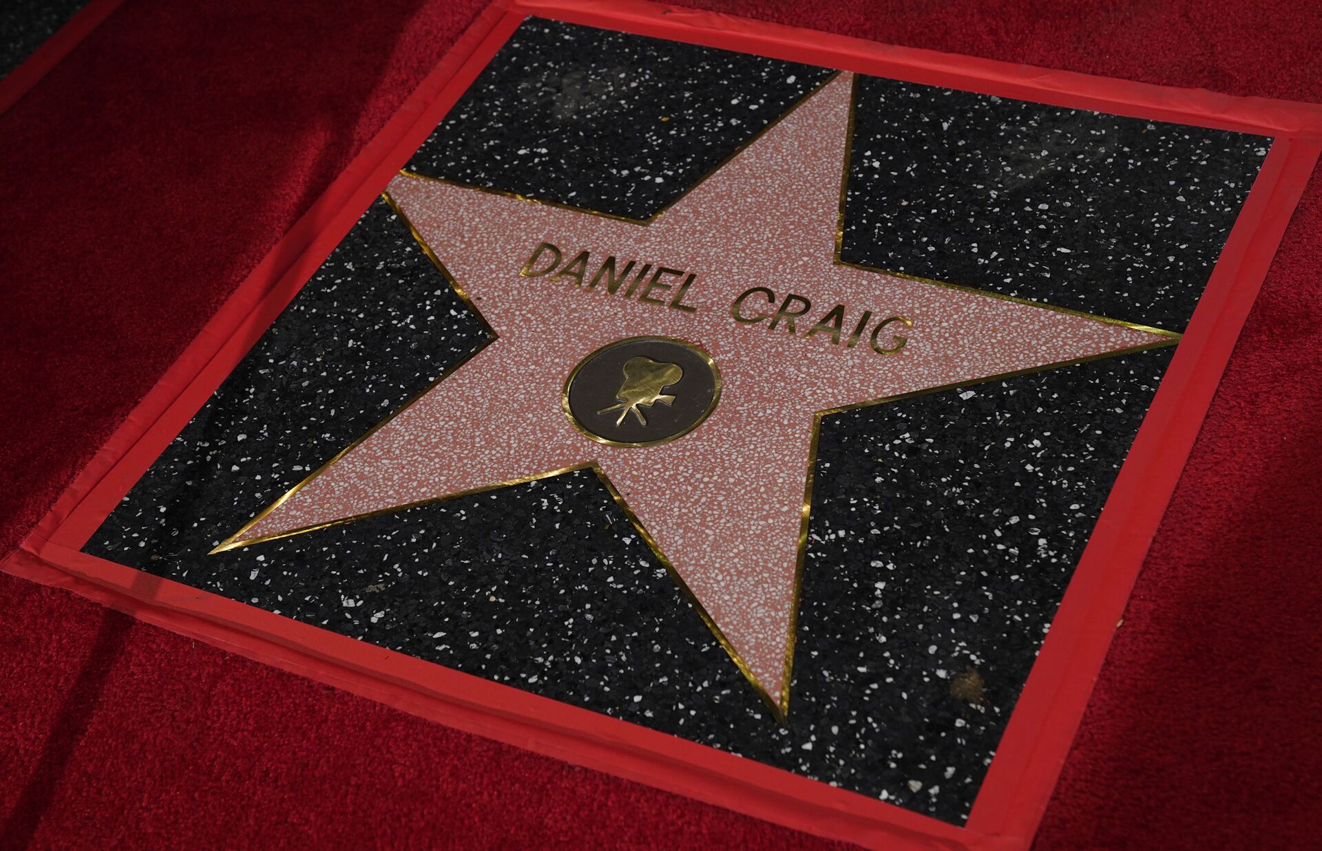 Ngôi sao của Daniel Craig trên Đại lộ Danh vọng Hollywood - Sputnik Việt Nam, 1920, 07.10.2021