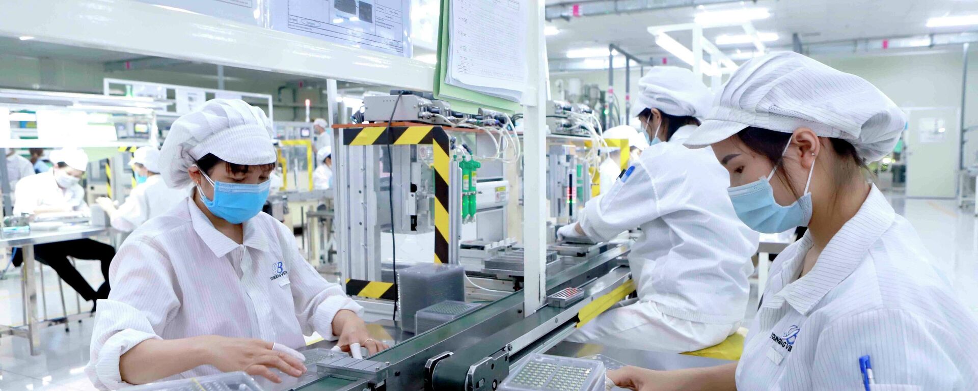 Sản xuất linh kiện điện tử tại Công ty Youngbag ViiNa khu Công nghiệp Bình Xuyên, Vĩnh Phúc. - Sputnik Việt Nam, 1920, 08.10.2021