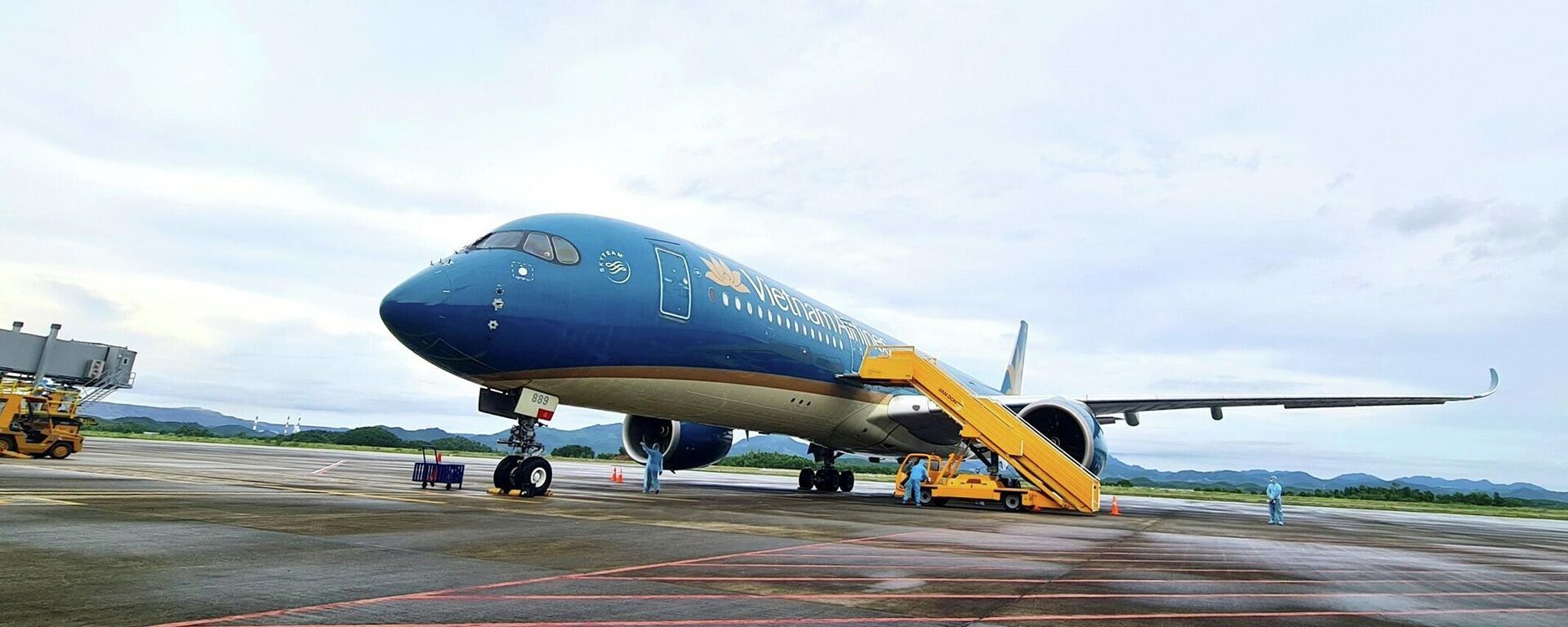 Chuyến bay mang số hiệu VN18 chở 301 hành khách từ Pháp hạ cánh an toàn ngày 23/9 tại sân bay quốc tế Vân Đồn. - Sputnik Việt Nam, 1920, 08.12.2021