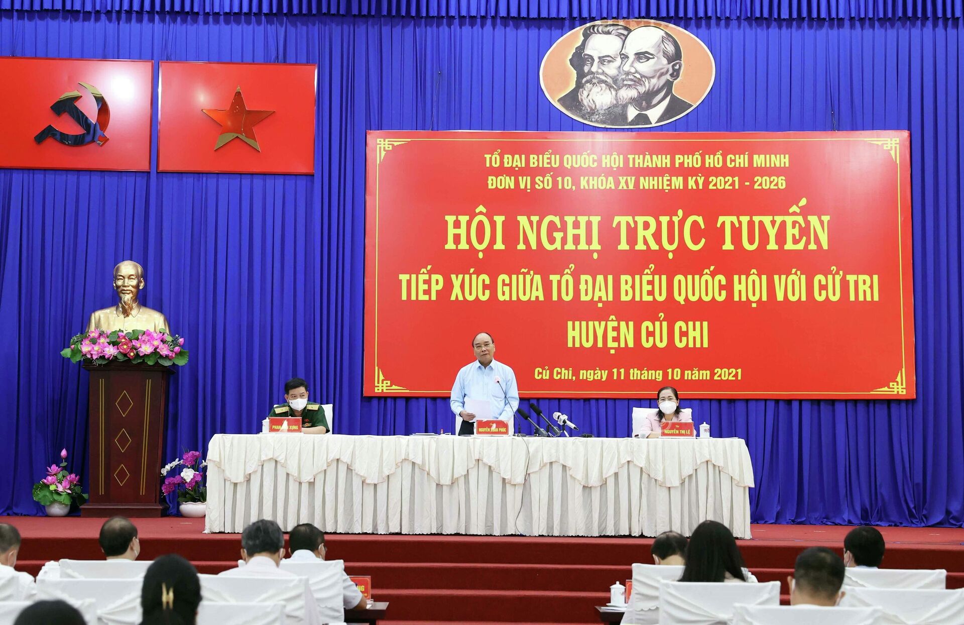 Chủ tịch nước Nguyễn Xuân Phúc phát biểu tại điểm cầu thị trấn Củ Chi
 - Sputnik Việt Nam, 1920, 11.10.2021