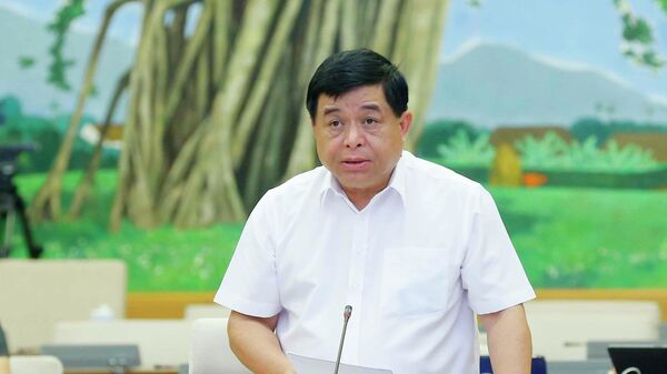 Bộ trưởng Bộ Kế hoạch và Đầu tư Nguyễn Chí Dũng trình bày tờ trình (tóm tắt) - Sputnik Việt Nam