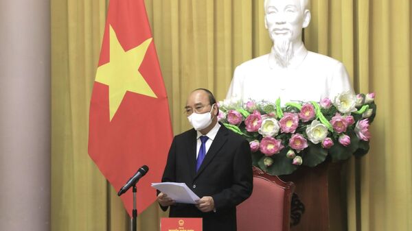 Chủ tịch nước Nguyễn Xuân Phúc phát biểu tại buổi tiếp các đại sứ, trưởng cơ quan đại diện Việt Nam tại nước ngoài chuẩn bị lên đường nhận nhiệm vụ
 - Sputnik Việt Nam